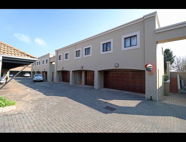 3 BEDROOM APARTMENT FOR SALE IN WAVERLEY